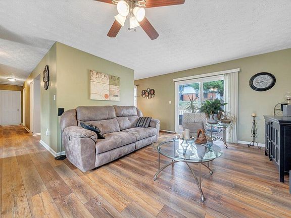 4th image of 1014 Ingalls St