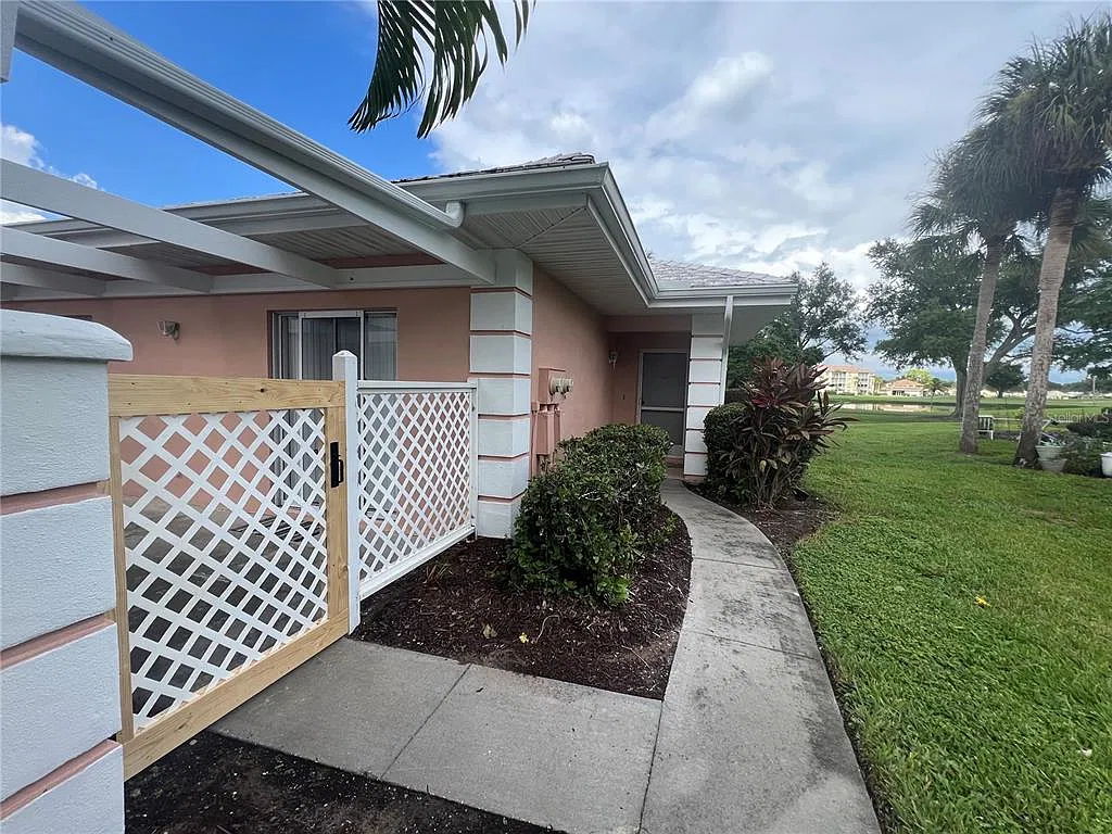 2 bed, 2.0 bath, 1175 sqft, $3,400 — Photo 2