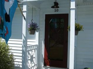 10 Foster Leigh Rd, Niantic, CT 06357