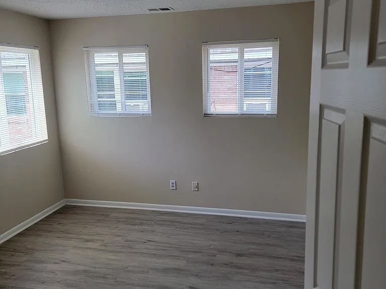528 Ashlawn Dr #4 — Photo 10