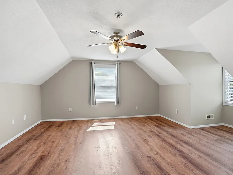 245 Fitchland Dr — Photo 16