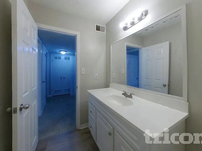 525 Windsor Dr SE — Photo 10