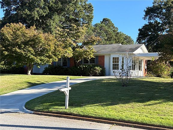3rd image of 209 Etowah Ave