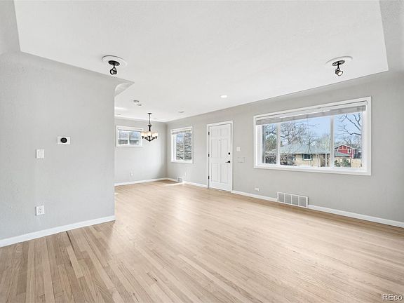 5th image of 1632 S Josephine Street
