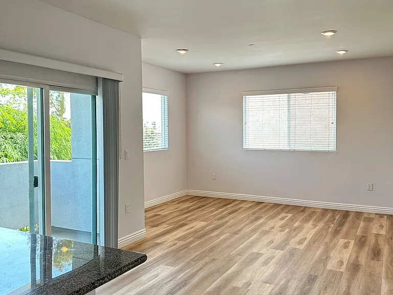 Burnet Apartments — Photo 19
