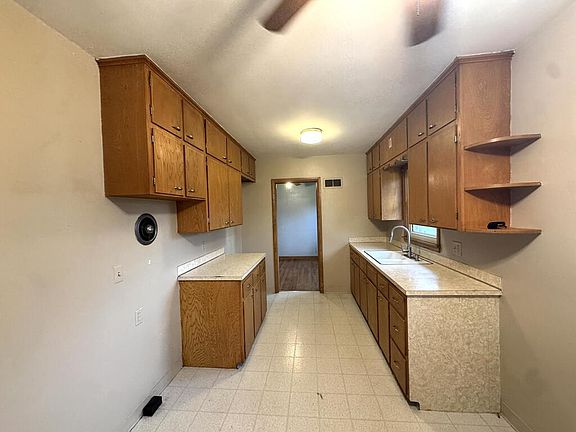 4th image of 2635 15th Ave N
