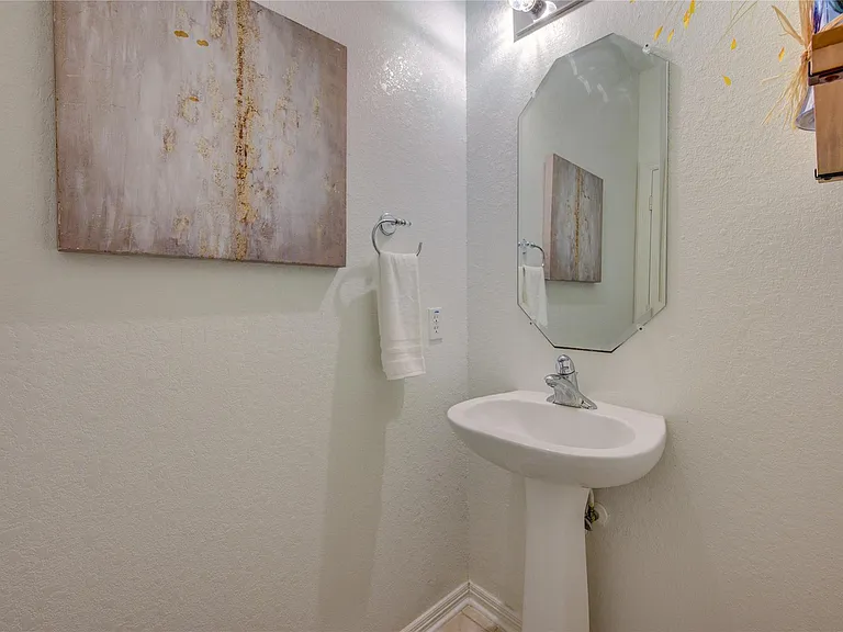 22514 Jutewood Ln — Photo 14