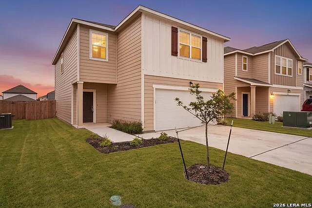 4 bed, 2.5 bath, 2121 sqft, $2,400 — Photo 1
