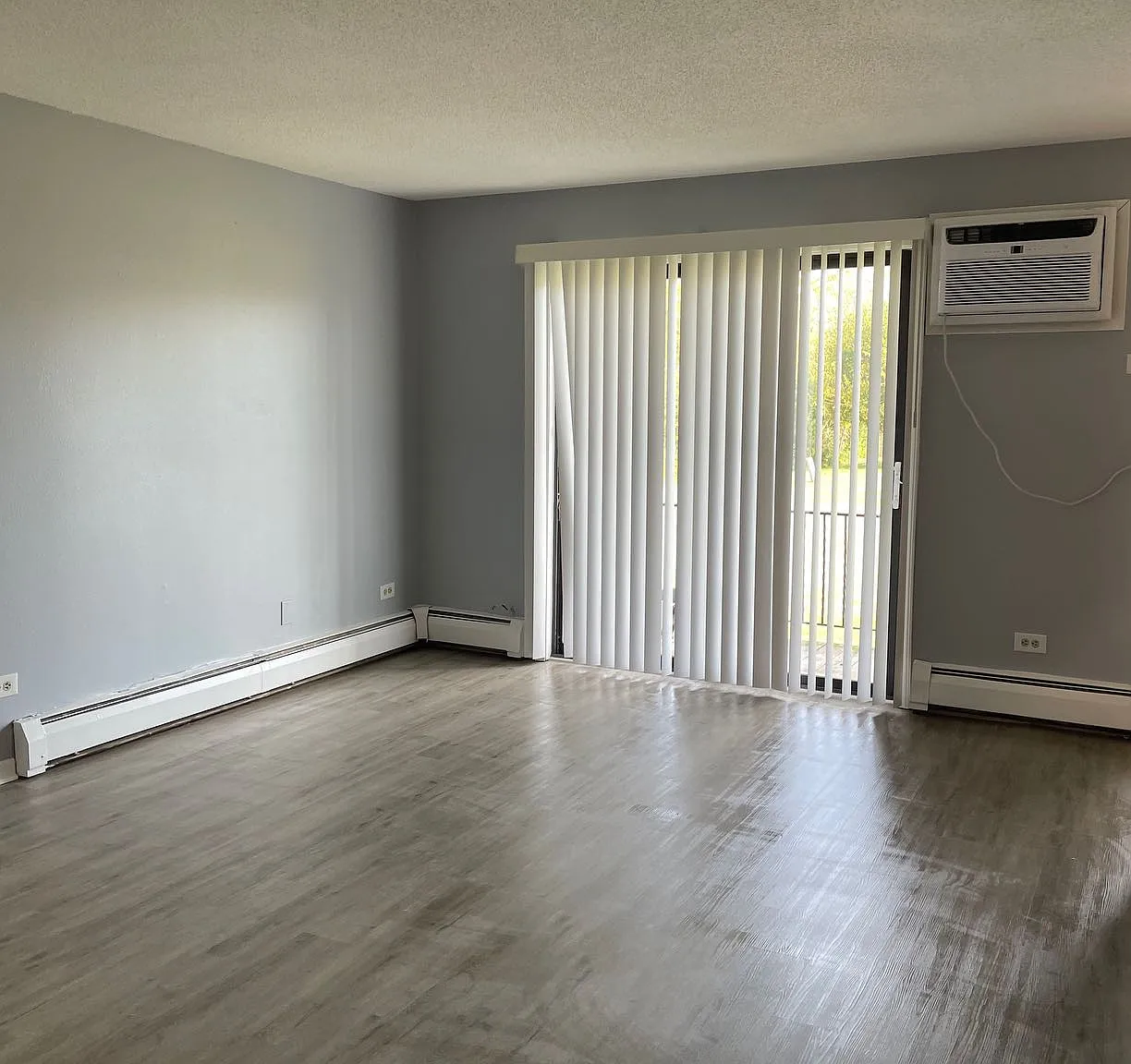 2 bed, 800 sqft, $1,295 — Photo 1