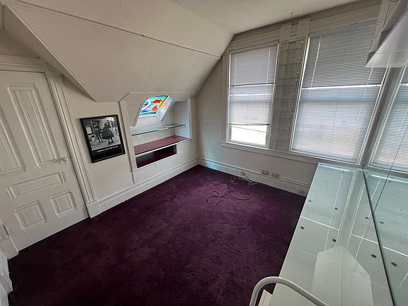 4th image of 2141 Pacific Ave