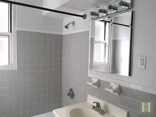 Rented by Halstead Real Estate | media 29