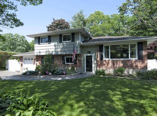 50 Woodbury Rd, Farmingville, NY 11738