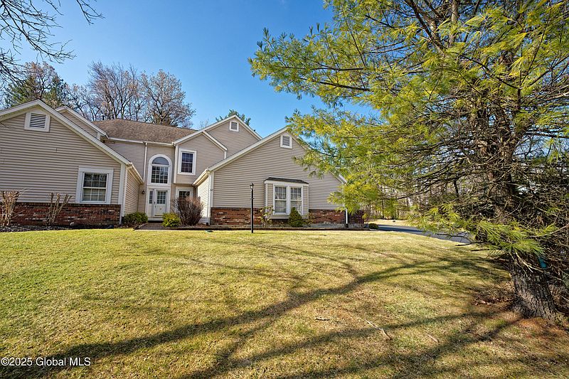 2nd image of 82 Killarney Drive