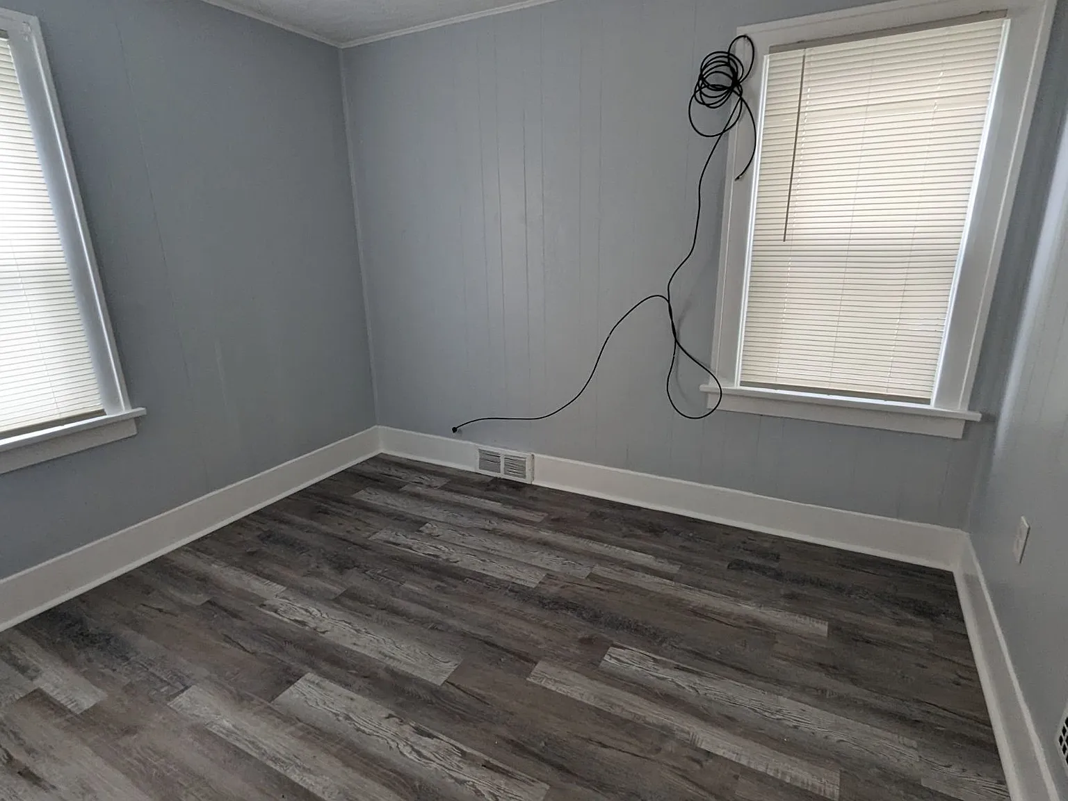 2 bed, 1.0 bath, 700 sqft, $900 — Photo 1