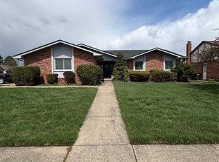3715 Porter Dr, Sterling Heights, MI 48310