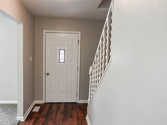 2nd image of 4234 N Congress Ave