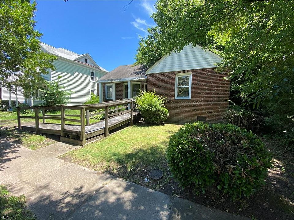 2nd image of 2528 Middle Ave