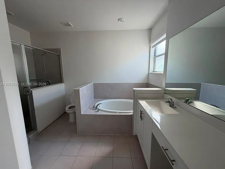 1409 SE 26th Ter — Photo 29