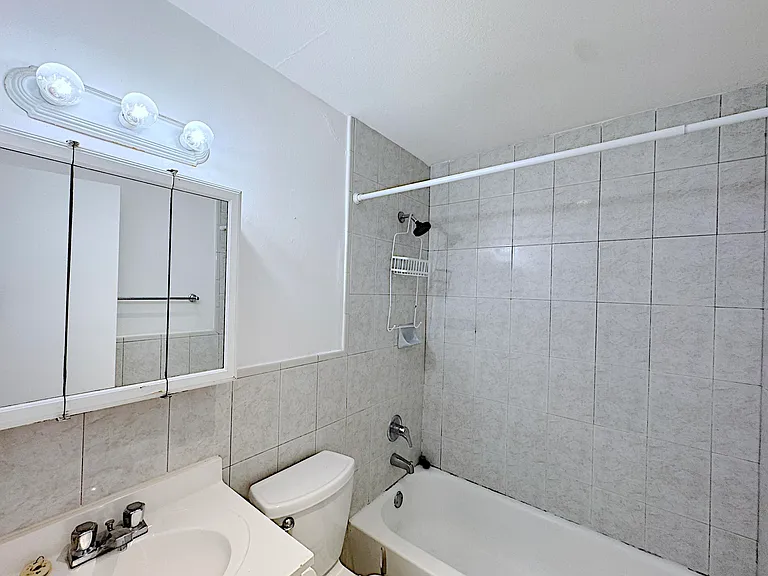 202 SE 3rd Ter #1 — Photo 14