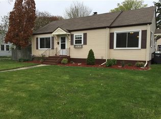 107 Michigan St E, Three Oaks, MI 49128