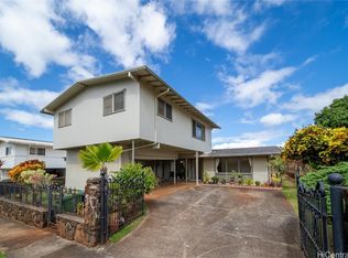 1690 Hoolehua St, Pearl City, HI 96782