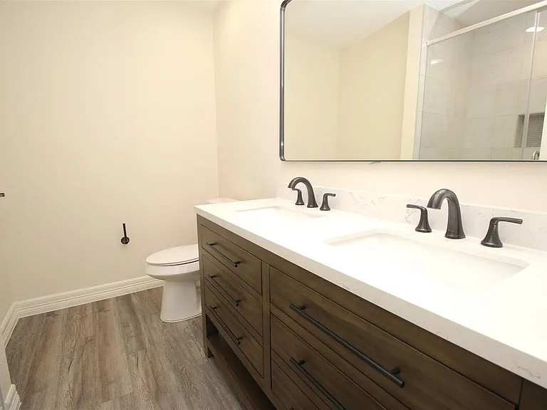805 Willow Creek Dr — Photo 16