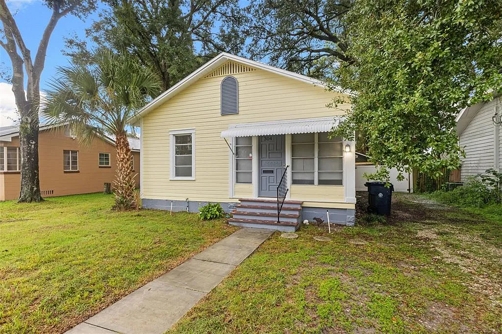 2 bed, 1.0 bath, 864 sqft, $1,700 — Photo 1