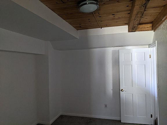 Lower bedroom, larger section