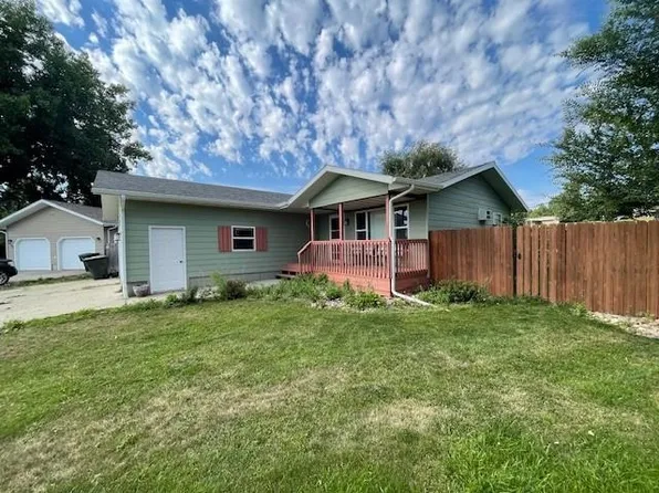 2122 Frannie Cir, Belle Fourche, SD 57717