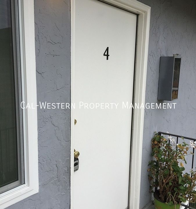 1st image of 3201 Williamsburg Dr APT 4