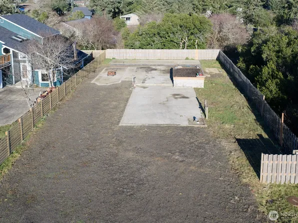 834 Whale Court SW, Ocean Shores, WA 98569