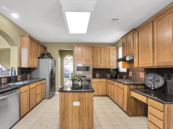 5th image of 954 Briar Oaks Dr