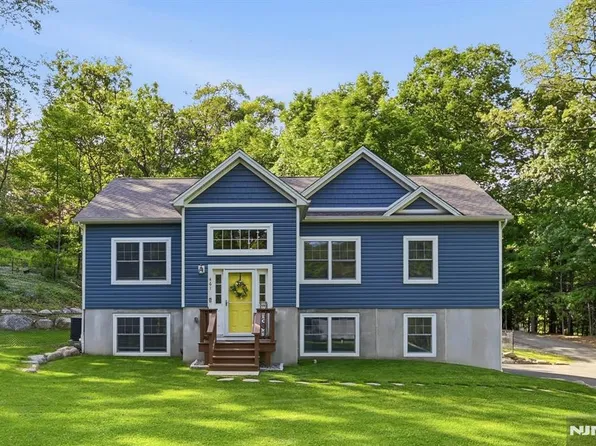 461 W Brook Rd, Ringwood, NJ 07456