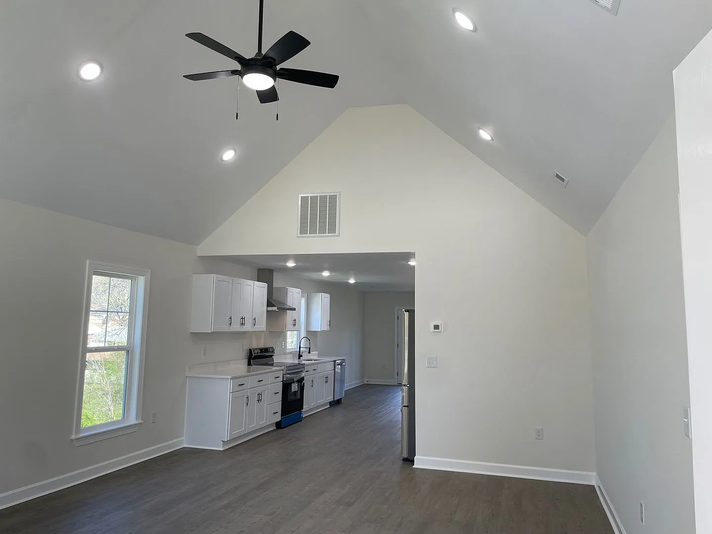 3 Bed, 2 Bath Newly Renovated Home In Thomasville! Sec 8 Eligible!! — Photo 2