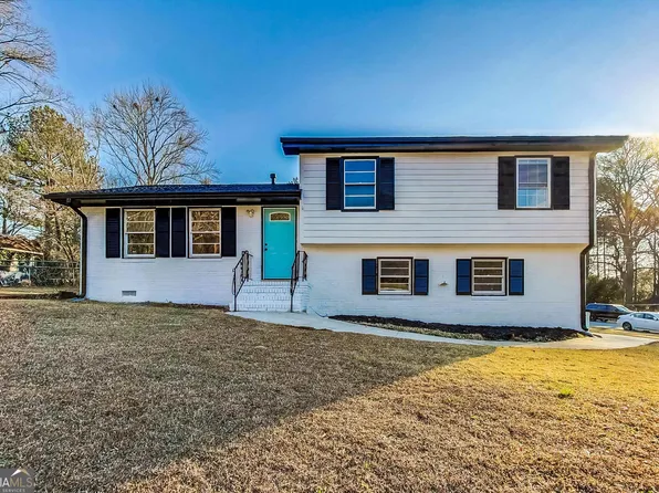 6422 Oakhurst Dr, Morrow, GA 30260