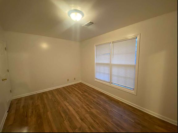 5th image of 36 Windward Way #36