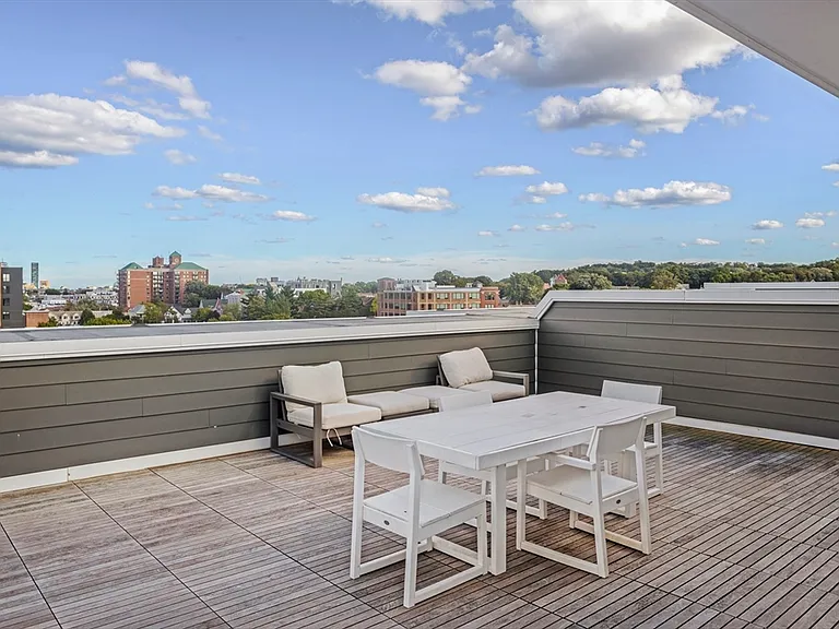 50 Hichborn St #204 — Photo 11