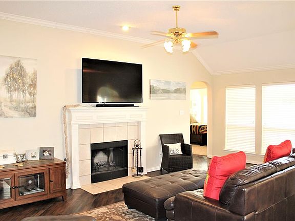4th image of 4701 Belladonna Dr
