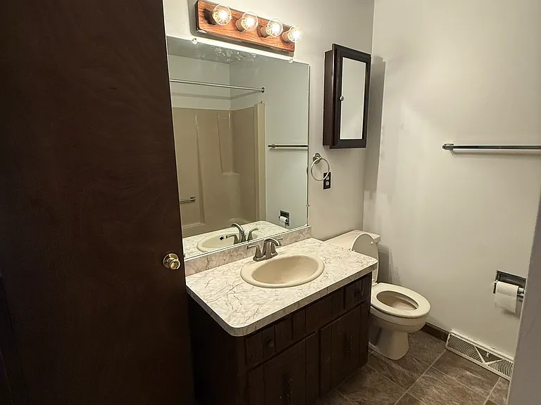 1034 Oriole Dr — Photo 15