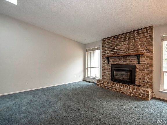 5th image of 10119 Lake Louise Ln SW