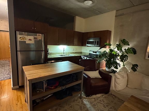 3rd image of 630 N Franklin St APT 1014