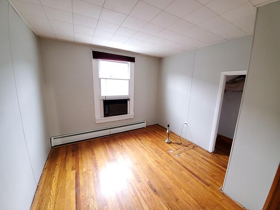 4th image of 307 3rd St