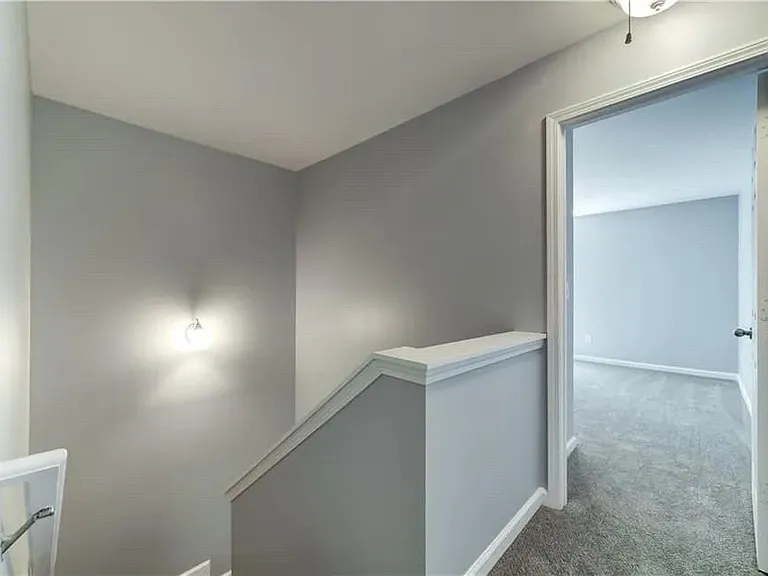 2820 Mayfair Dr — Photo 18