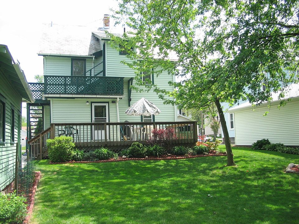 2nd image of 733 McGill St