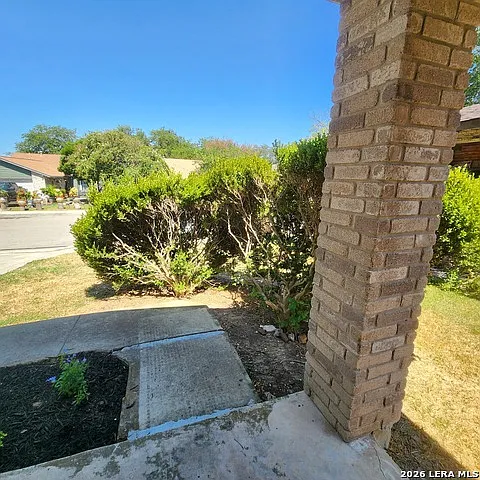 3 bed, 2.0 bath, 1144 sqft, $1,450 — Photo 3