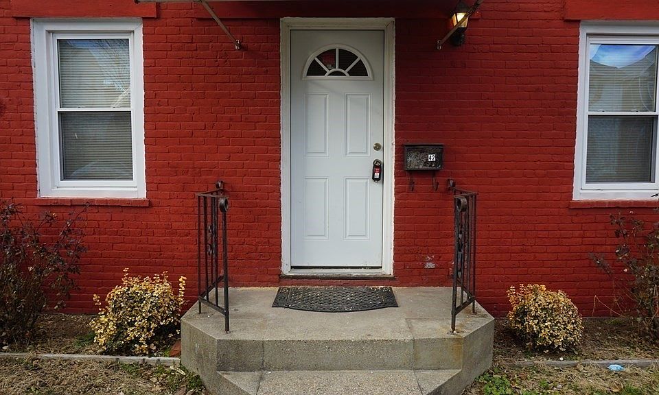 42 Tremont St, Chicopee, MA 01013 Zillow