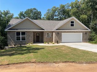 6 Lyneham Ln, Bella Vista, AR 72714