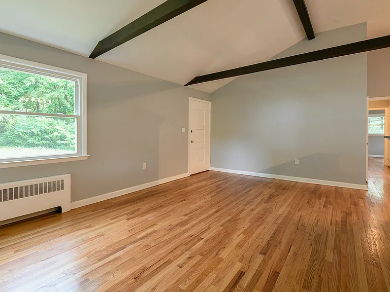 95 Riverside Dr — Photo 10