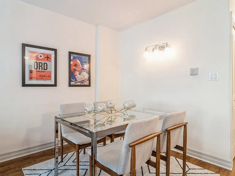 2930 N Sheridan Rd #202 — Photo 8