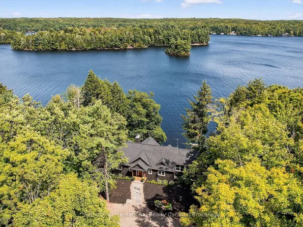 1160 Whiteside Rd Unit 52, Muskoka Lakes, ON P0B 1J0